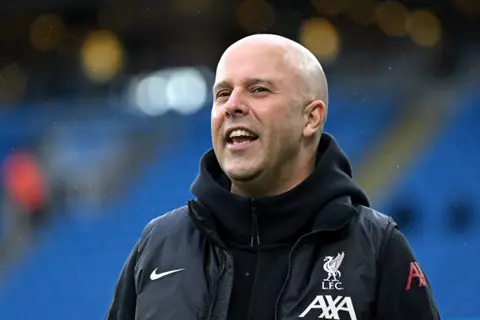  رقم تاريخي في الانتصارات.. أرني سلوت يستعد لمباراته الـ50 مع ليفربول